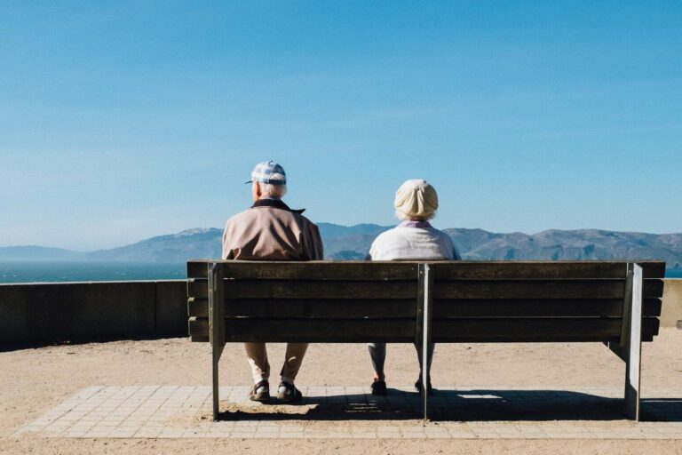 Personas que se sienten más tranquilas al contratar seguro de decesos para mayores.